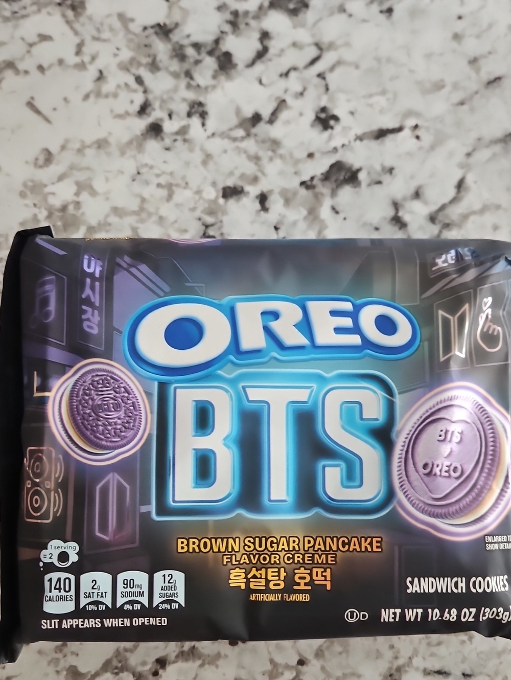 OREO BTS Brown Sugar Pancake Flavor Creme Sandwich Cookies - Blue/Black Pack